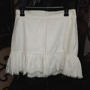 Cute white summer / spring skirt with ruffle detail Size M